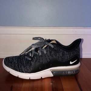Women’s Nike Air Max Sequent 3 Size 5.5